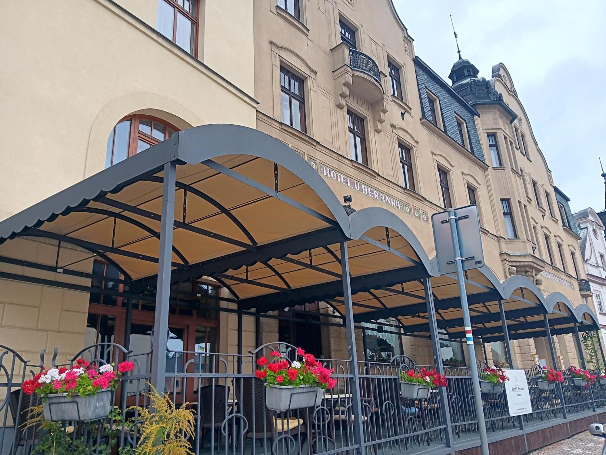 Hotel U Beranka Наход Экстерьер фото