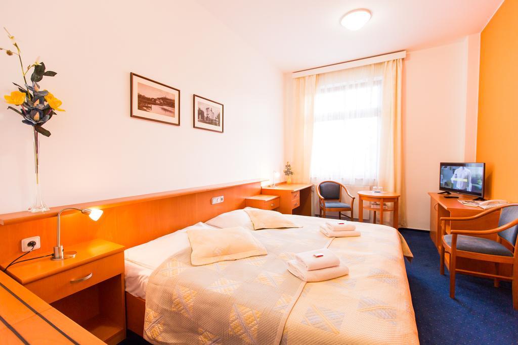 Hotel U Beranka Наход Экстерьер фото