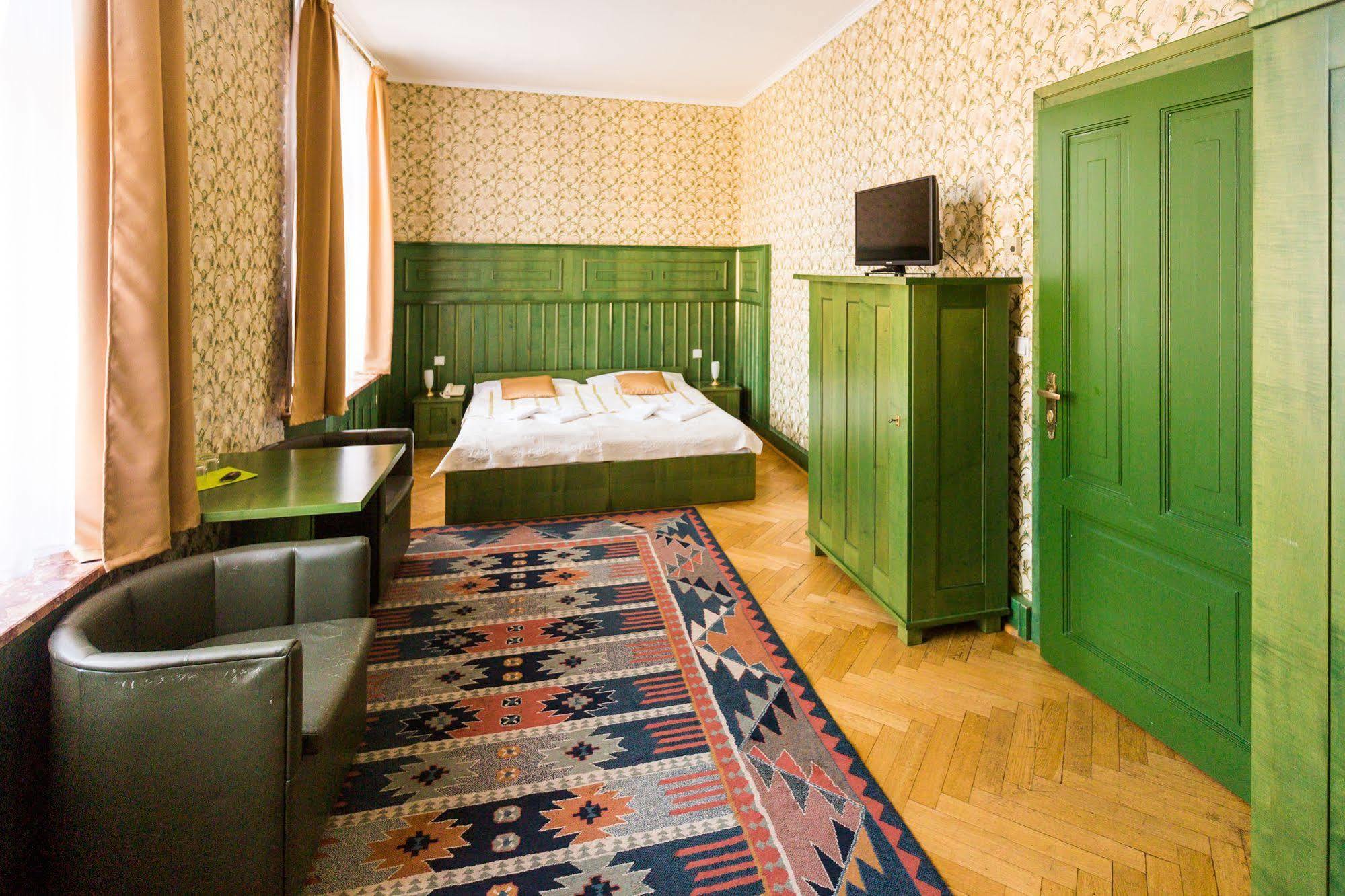 Hotel U Beranka Наход Экстерьер фото